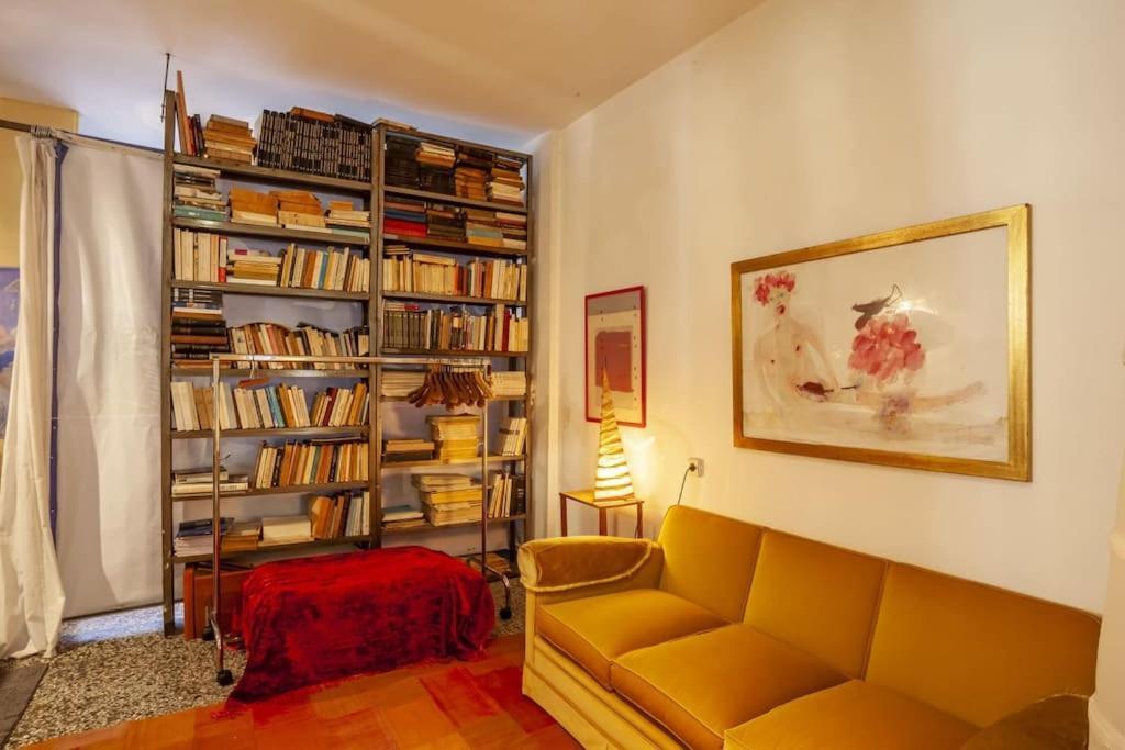 Appartamento Greek Retro Decor & Wesanderson's Movies Design *