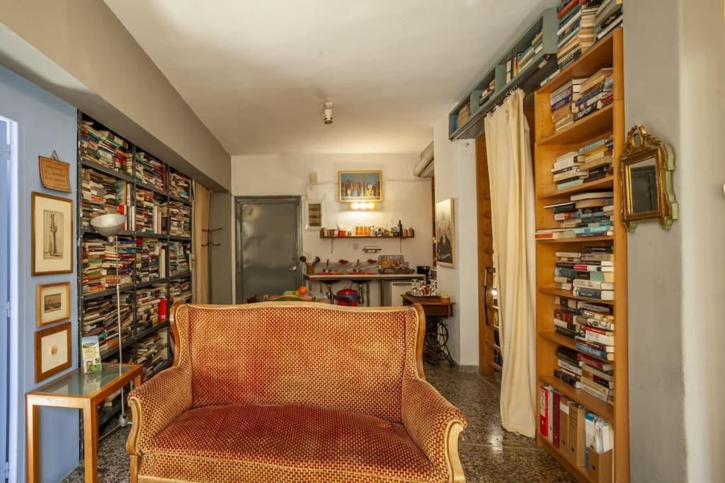 Greek Retro Decor & Wesanderson's Movies Design Appartamento Salonicco